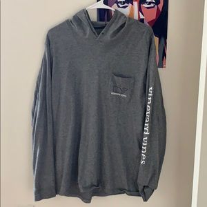 Vineyard vines long sleeve t shirt w/ hood